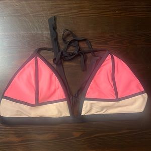 🖤 LAST CALL: Xhilaration Color Block Bikini Top (Size XL)